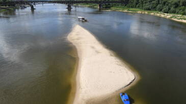 En Pologne On Construit La Piscine La Plus Profonde Du Monde Geo Fr