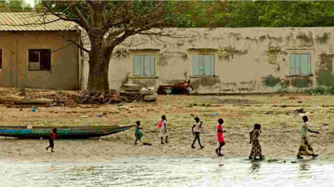 Joal Fadiouth Au Senegal Geo Fr