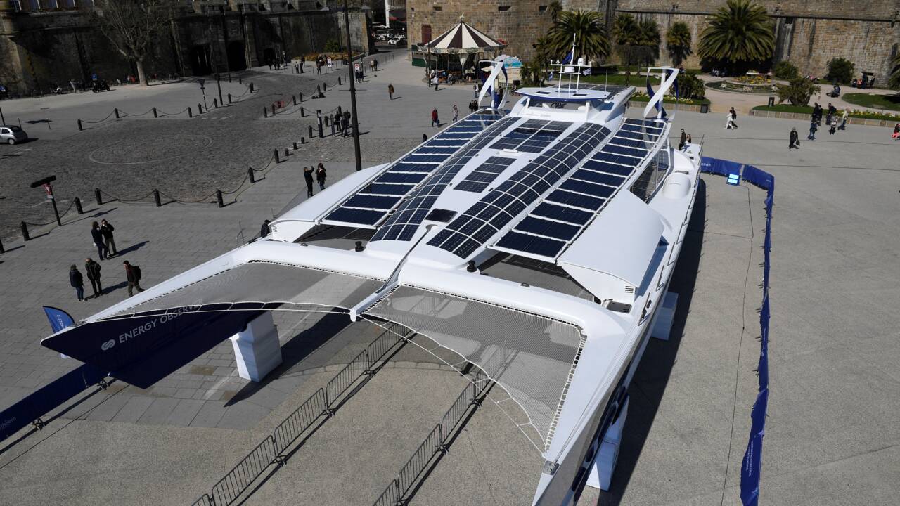 Mise à l'eau d'Energy Observer, catamaran autonome en énergie