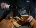 Pour combattre le gaspillage alimentaire, des Britanniques transforment le pain en bière