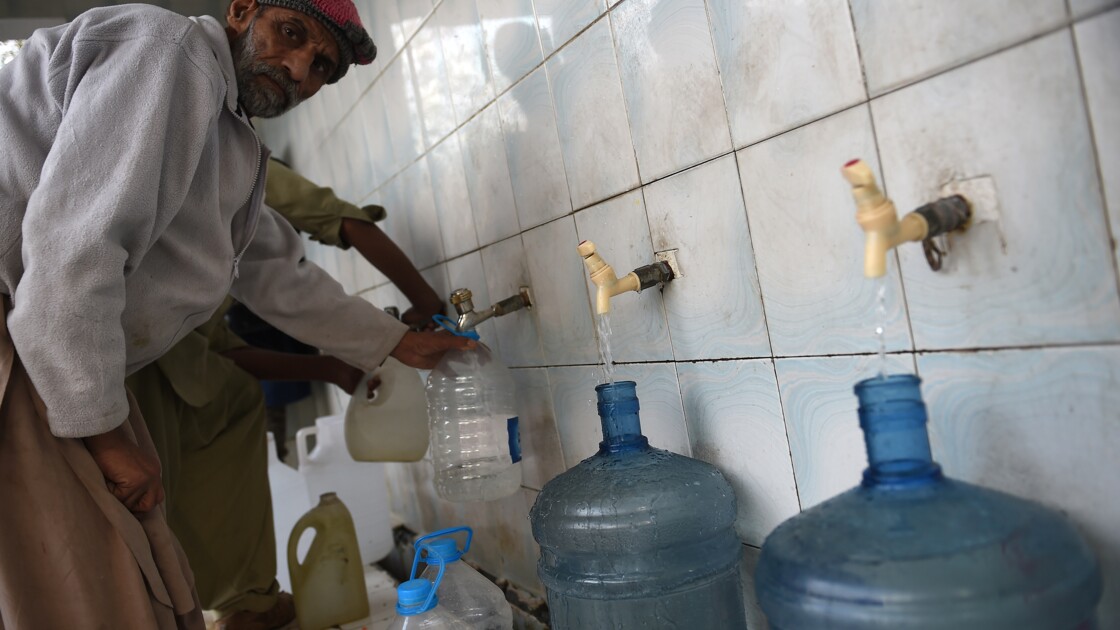 Au Pakistan Leau Polluée Tue Par Dizaines De Milliers Geofr