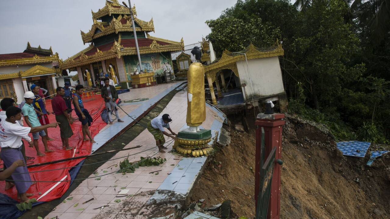 Birmanie : une pagode renommée endommagée par un glissement de terrain