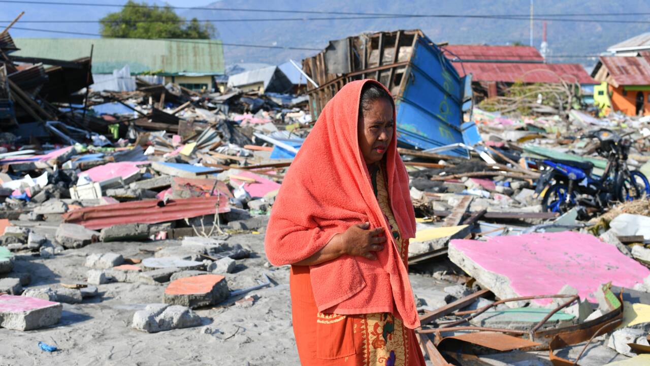 Indonésie: le bilan dépasse 1.400 morts, l'espoir de retrouver des survivants s'éloigne