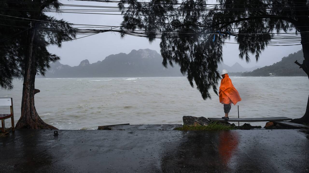 Tempête en Thaïlande: inondations et pannes de courant, les îles touristiques épargnées
