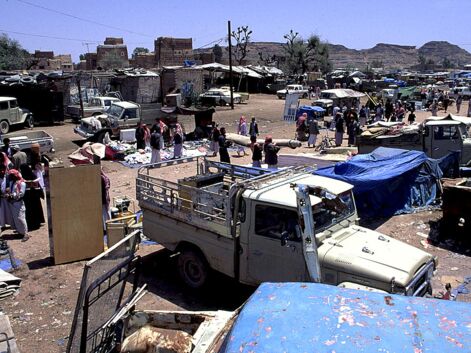 Reportage au cœur du souk Al Thal, le plus grand marché d'armes du Yémen