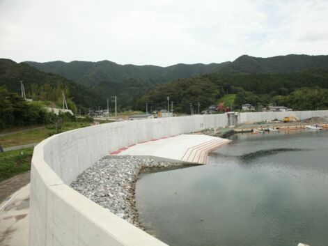 Au Japon, un barrage géant contre les tsunamis