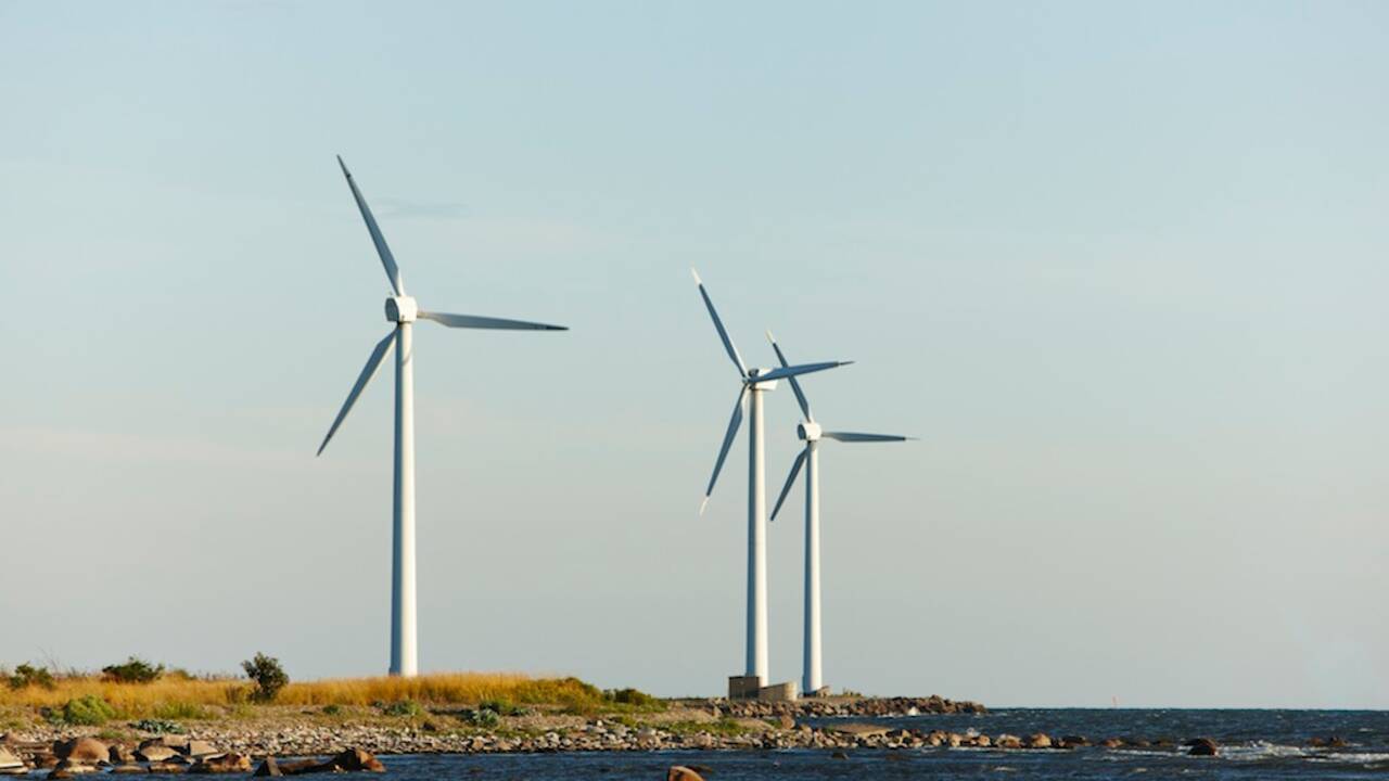 Faut-il interdire les éoliennes sur le littoral ?