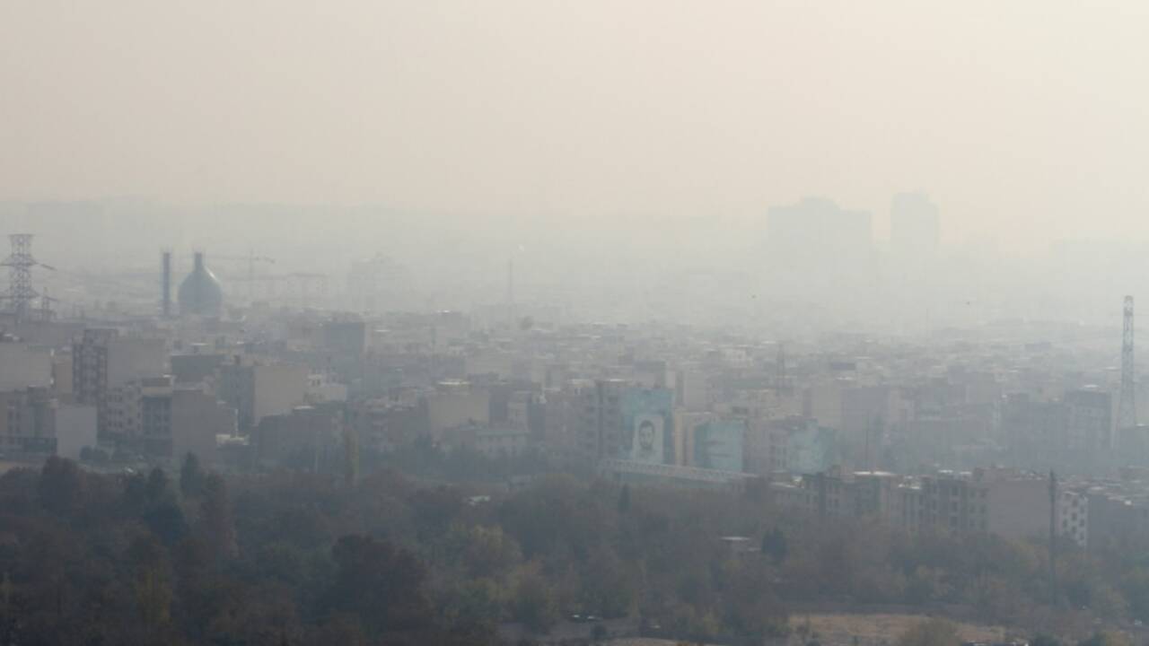 Pollution: les écoles primaires fermées à Téhéran