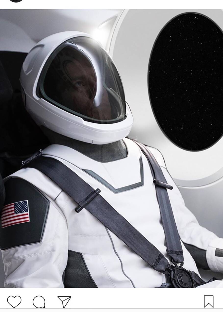 Elon Musk dévoile la combinaison spatiale des astronautes de SpaceX