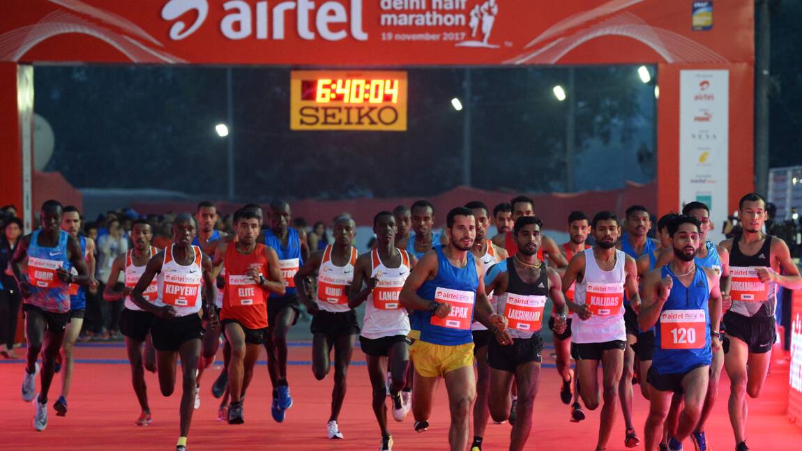 Malgré la pollution, le semi-marathon de Delhi a bien eu lieu