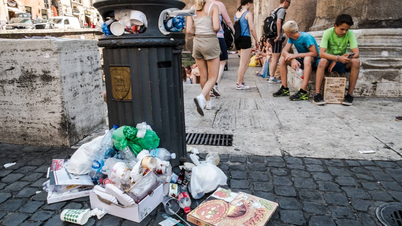 Sécheresse, transports, déchets... Rome fait eau de toute part