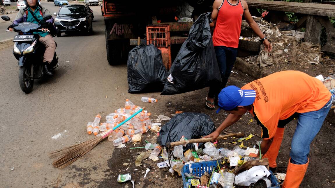 Un entrepreneur indonésien s'attaque au fléau du plastique