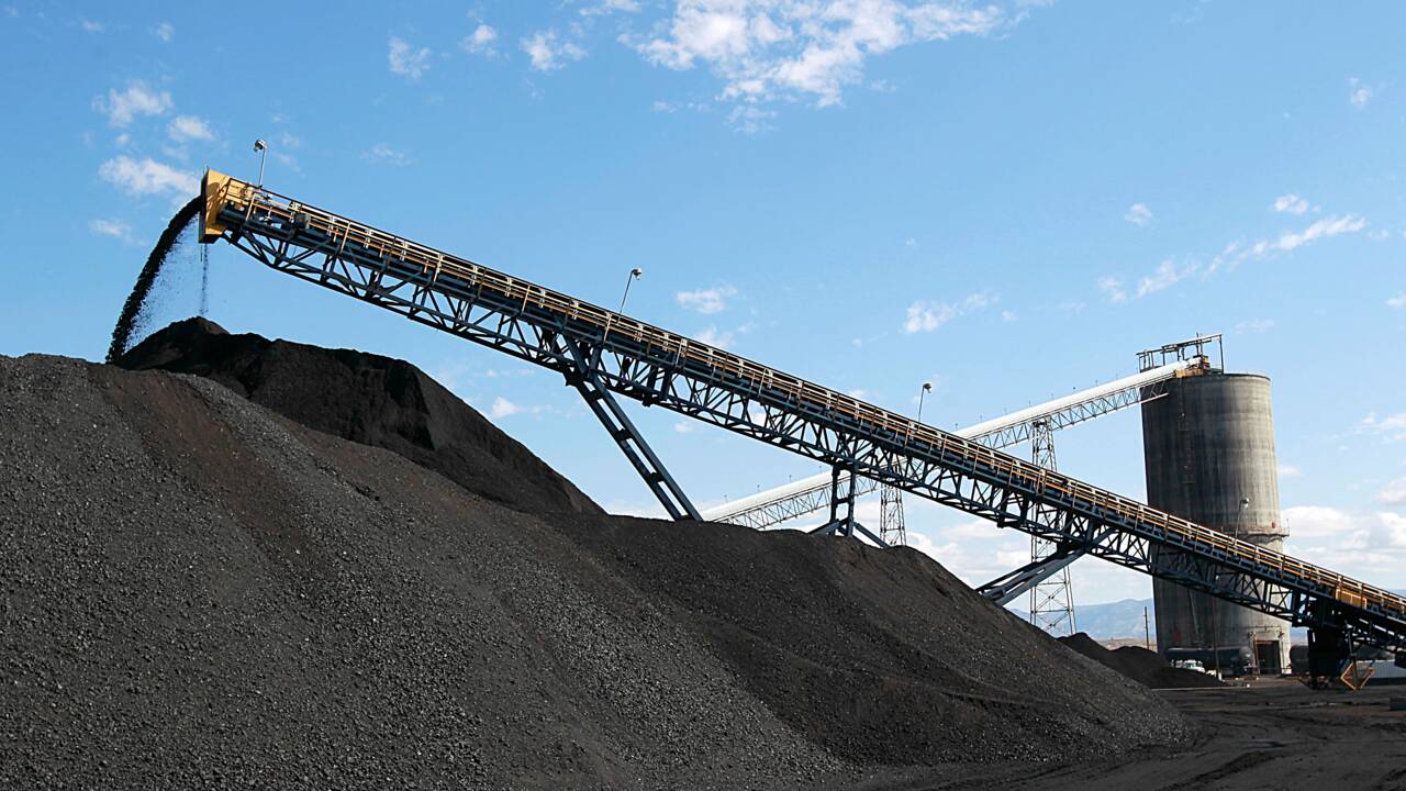 La demande ralentit, mais le charbon ne s'avoue pas vaincu