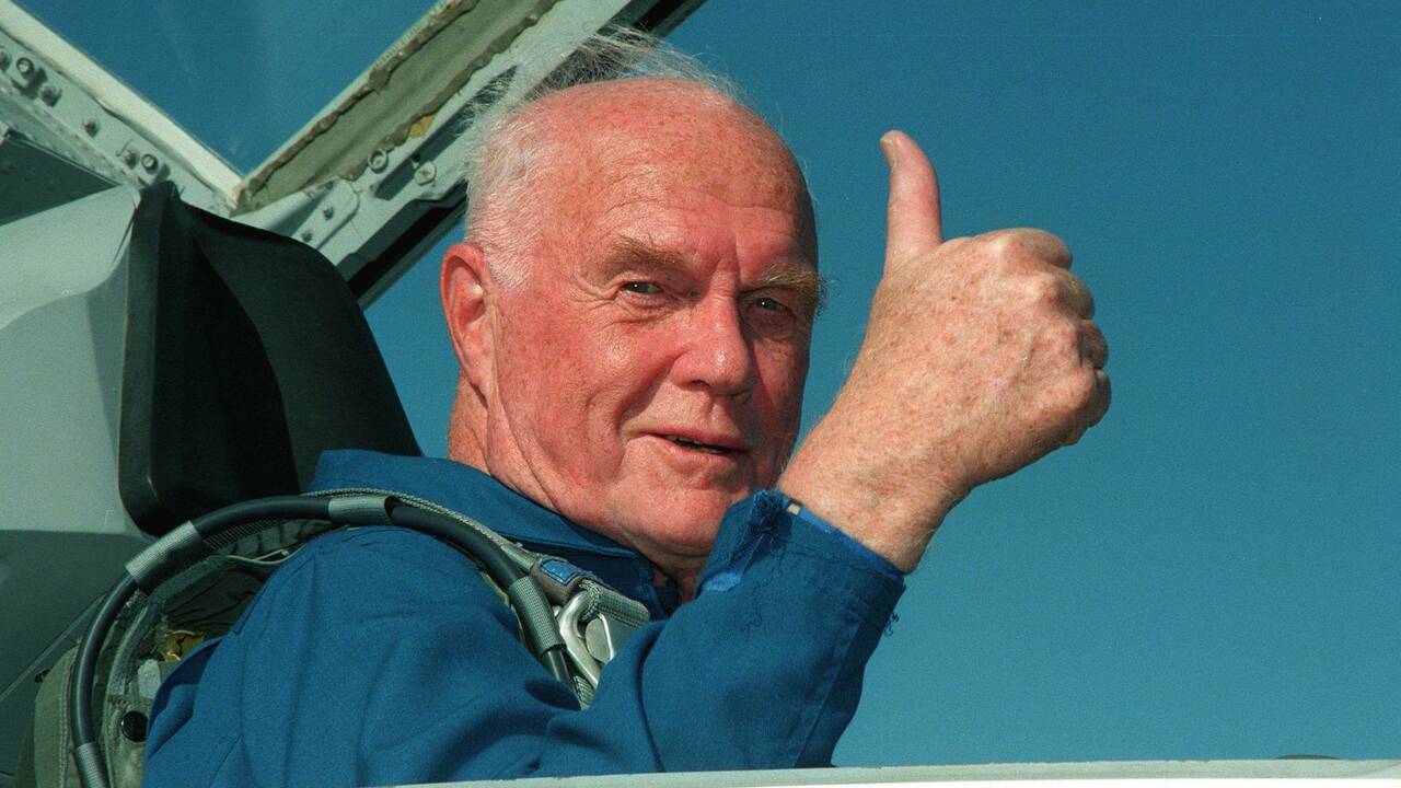 John Glenn, premier Américain autour de la Terre et plus vieil homme dans l'espace