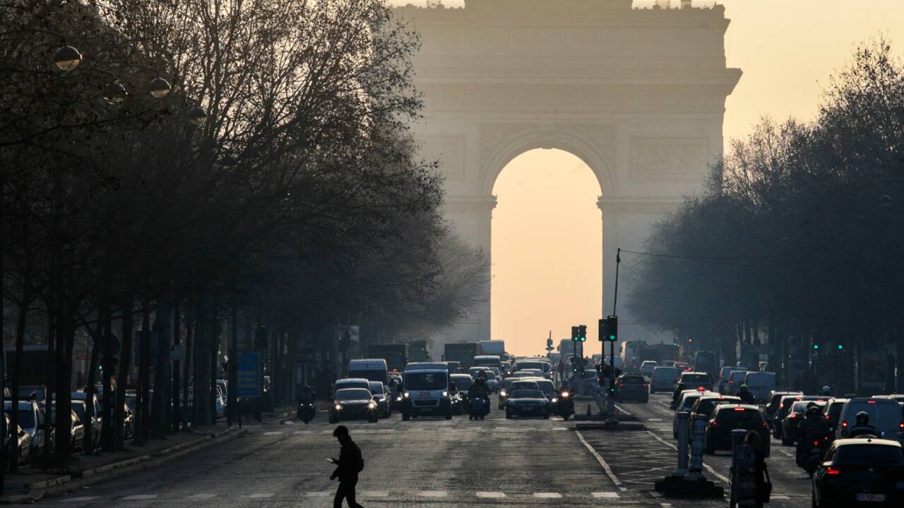 Pollution: circulation différenciée dès mercredi à Paris et à Lyon