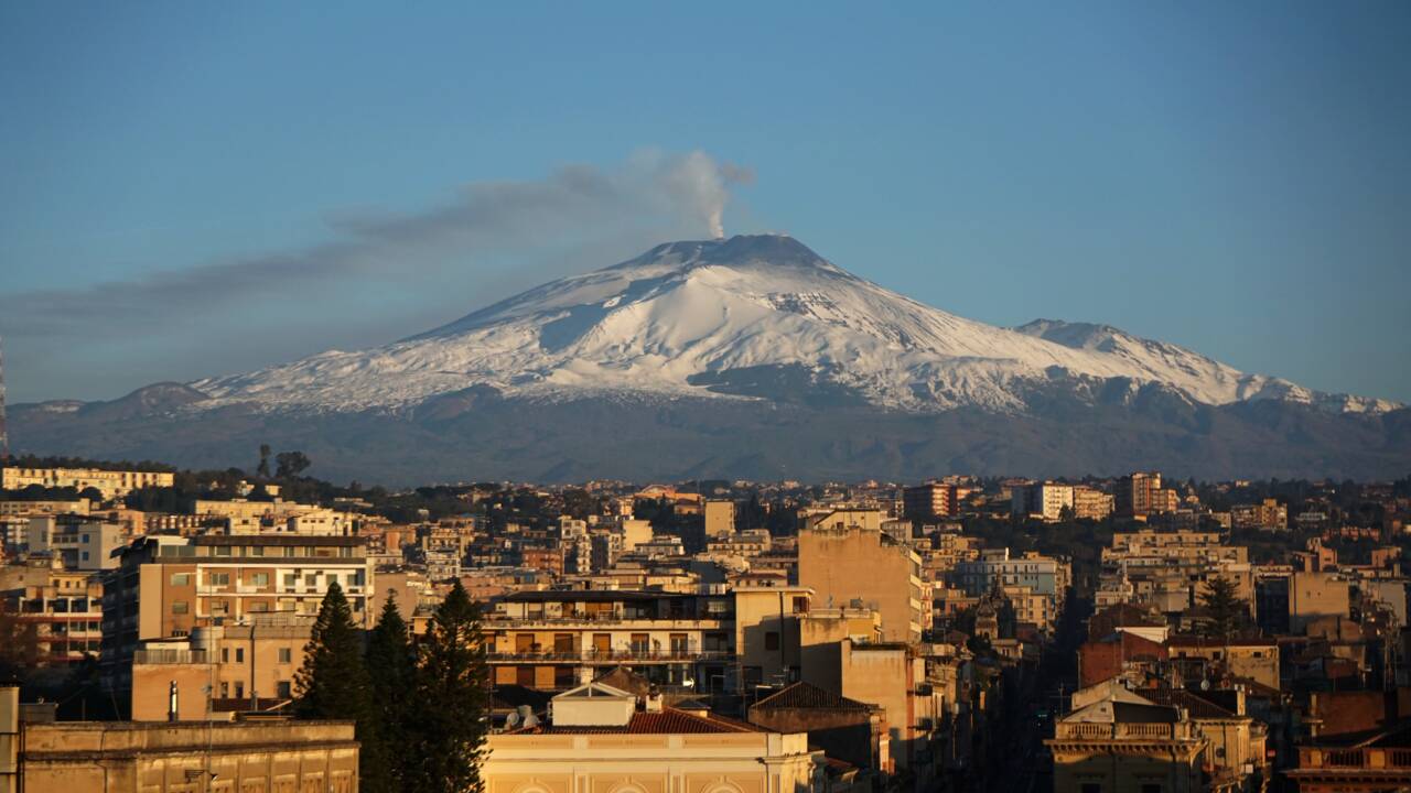 Le volcan Etna glisse lentement mais sûrement vers la Méditerranée