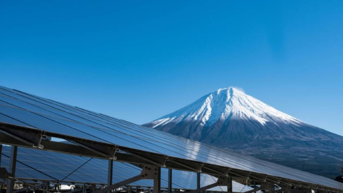 Le Japon, champion du solaire flottant... et du charbon