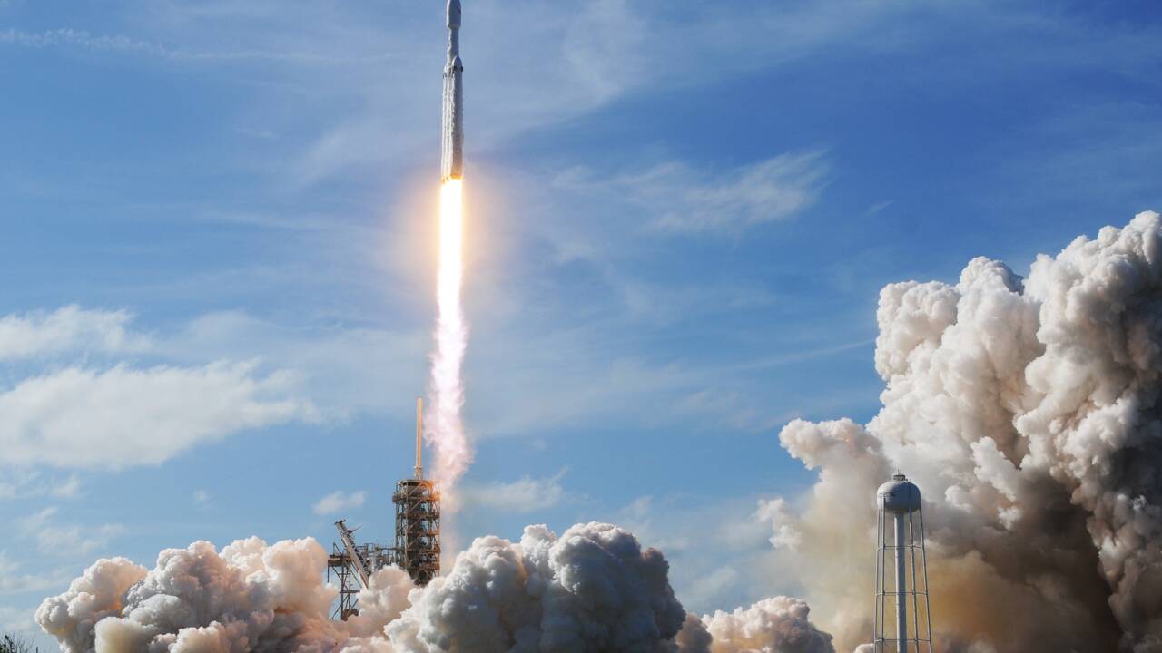 Quel avenir pour Falcon Heavy après l'excitation du premier vol?