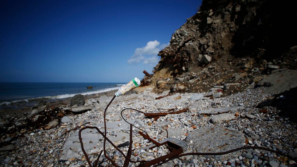 Au Havre, une ancienne décharge largue des déchets à la mer