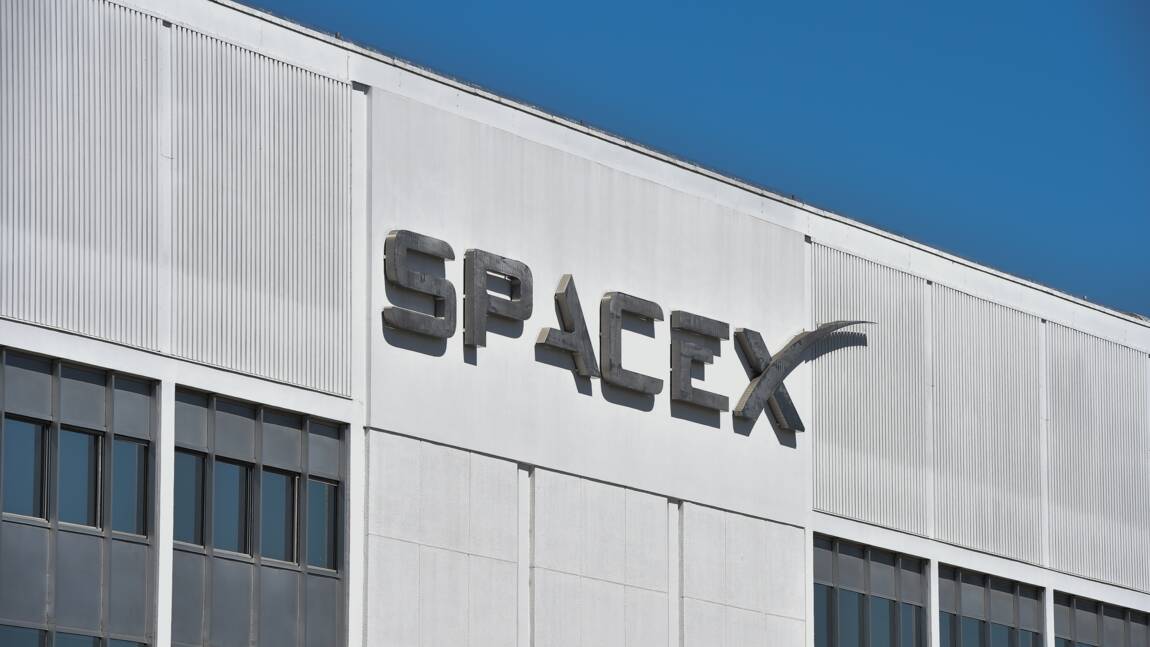 SpaceX annonce un premier "client privé" pour un voyage autour de la Lune