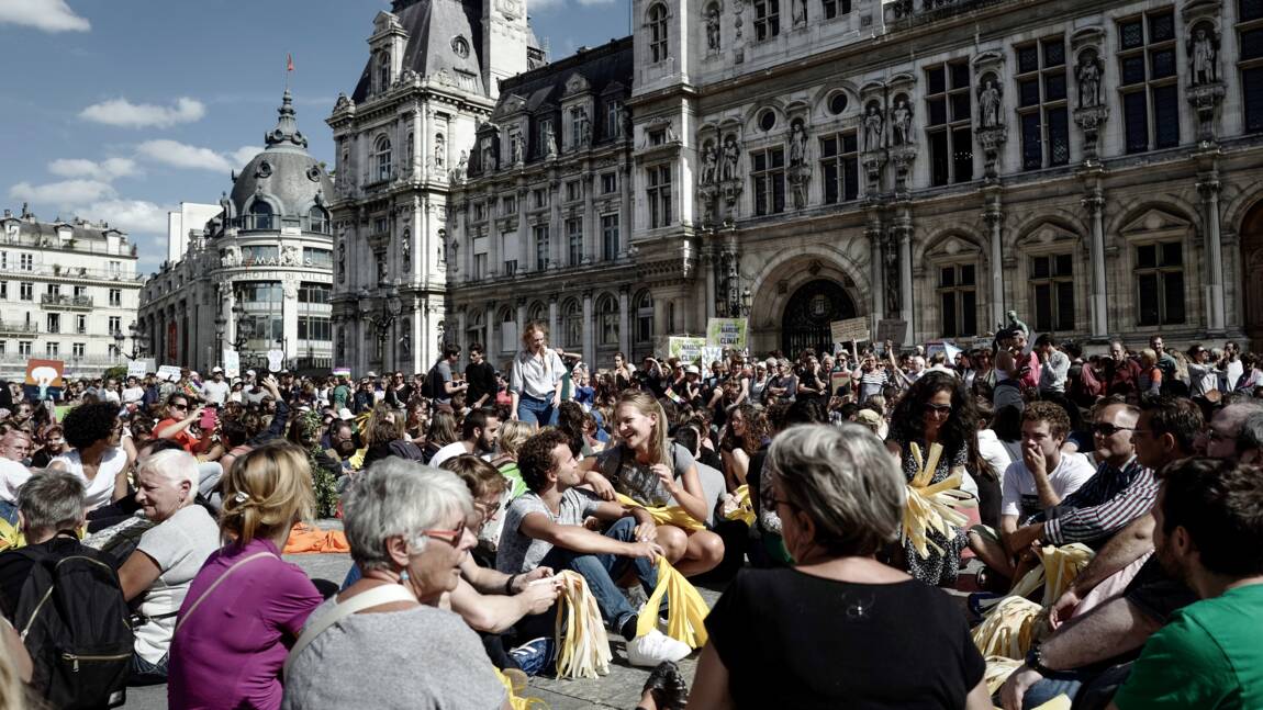 Mobilisation inédite pour le climat à travers la France