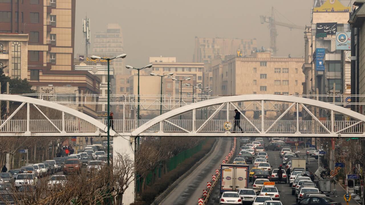 Pollution en Iran: les écoles fermées mardi à Téhéran