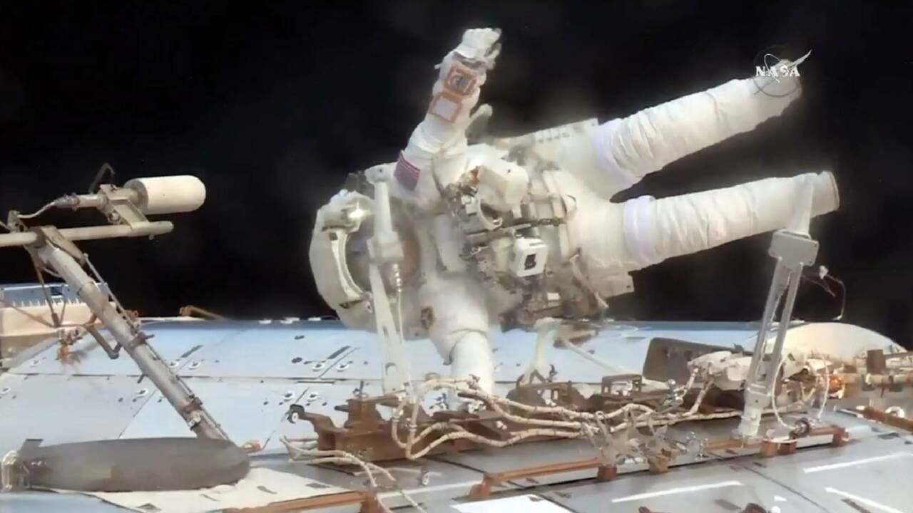 Fin d'une réparation urgente à l'extérieur de l'ISS