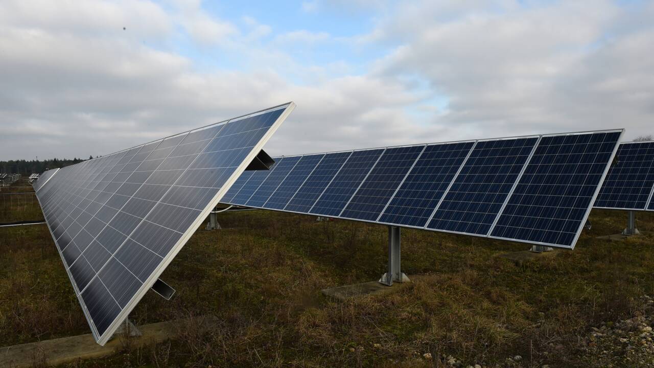 Energie solaire: le gouvernement va lancer un groupe de travail