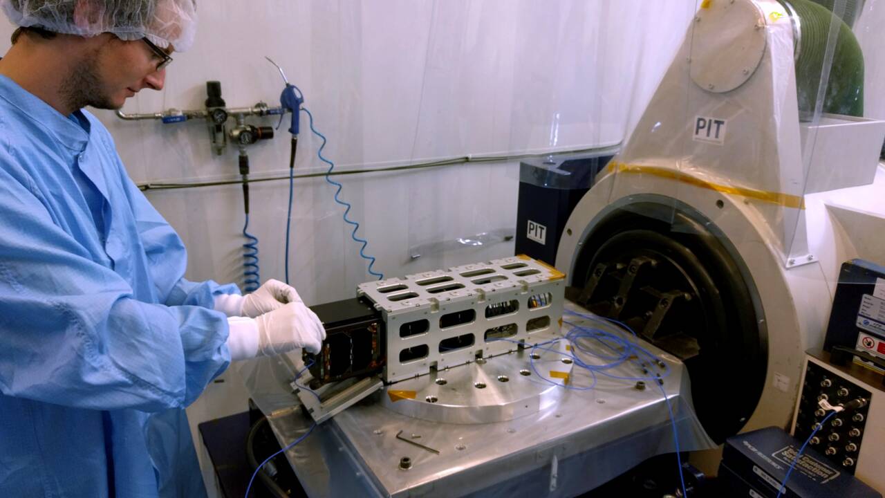 Un nanosatellite français fin prêt à épier une exoplanète