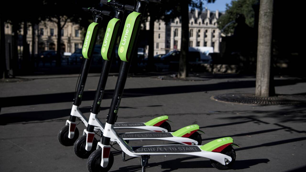 Des trottinettes électriques en libre-service à Paris : "Plus pratique que le métro ! "