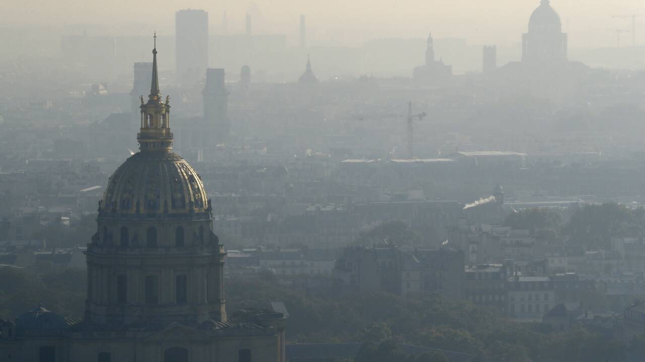 Pollution à Paris:  circulation alternée toujours envisagée pour lundi