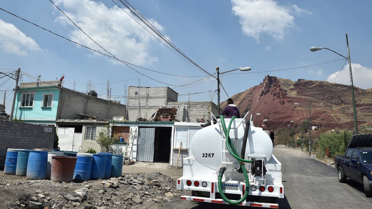 Dans la ville de Mexico, l'eau est une denrée rare pour beaucoup