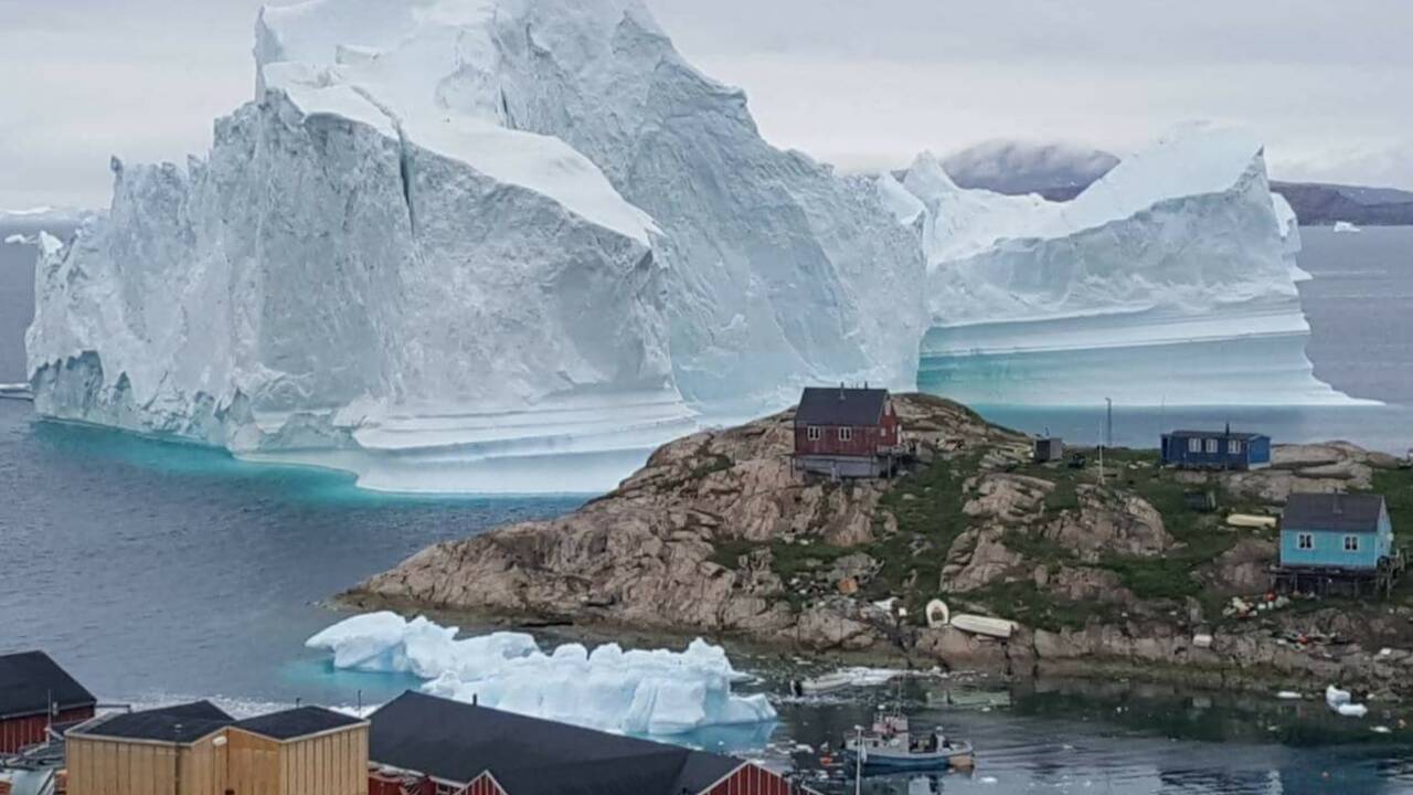 Un iceberg de 100 mètres de haut menace les côtes groenlandaises