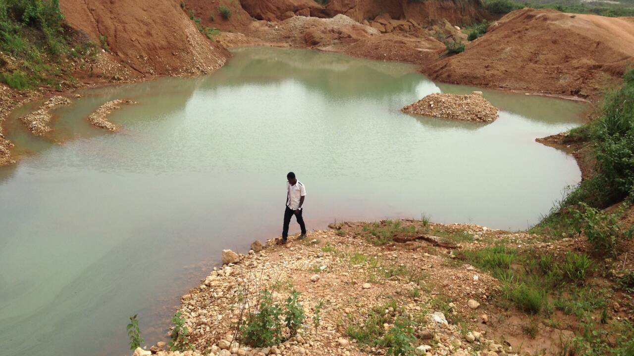 Au Cameroun, des mines d'or abandonnées devenues "lacs de la mort"