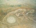 La sonde Juno révèle un visage très différent de Jupiter
