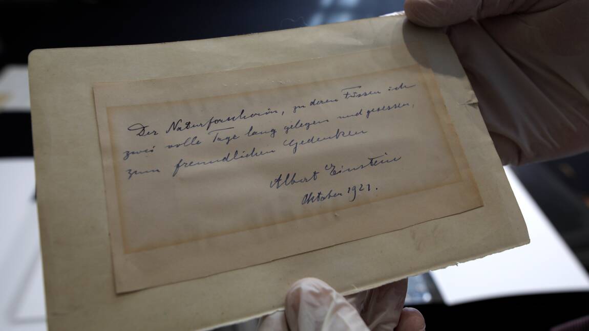 Une lettre d'Einstein vendue plus de 100.000 dollars à Jérusalem
