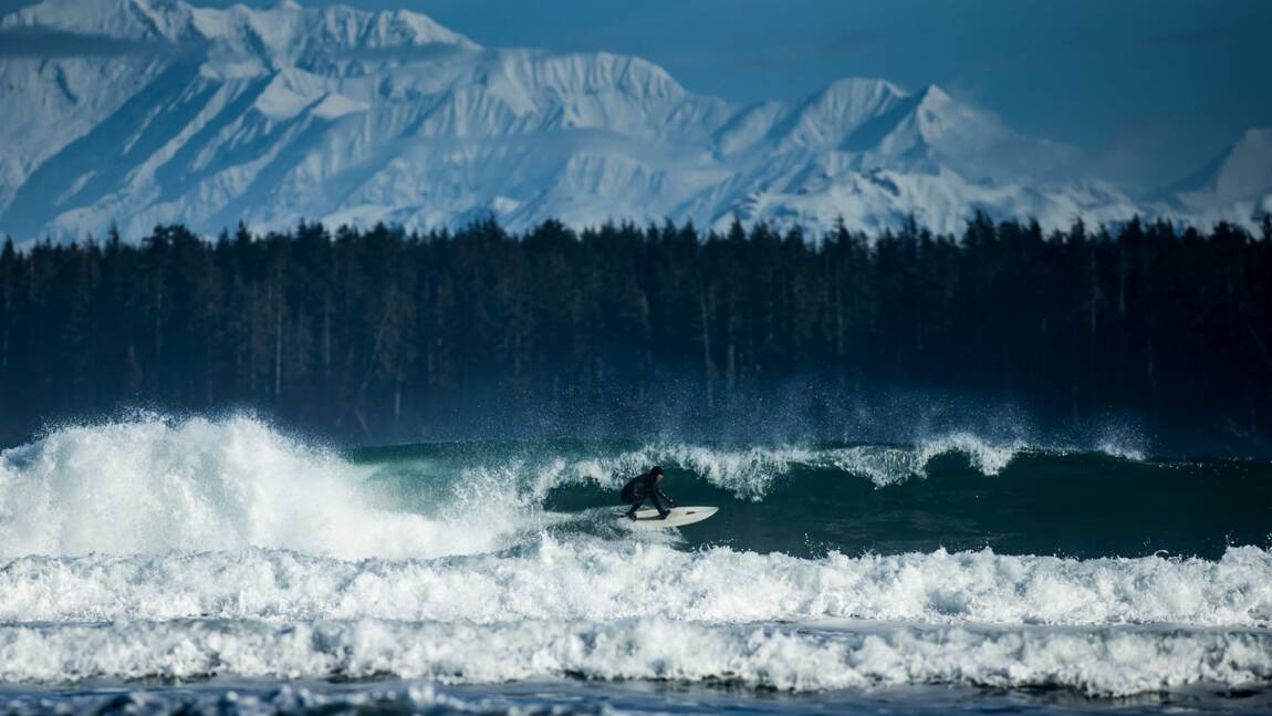 Surf en Alaska : vague de froid et d'aventure à Yakutat