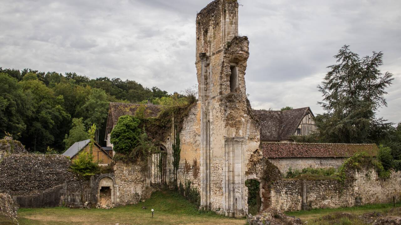 Normandie : l'abbaye de Mortemer est-elle la plus hantée de France ?
