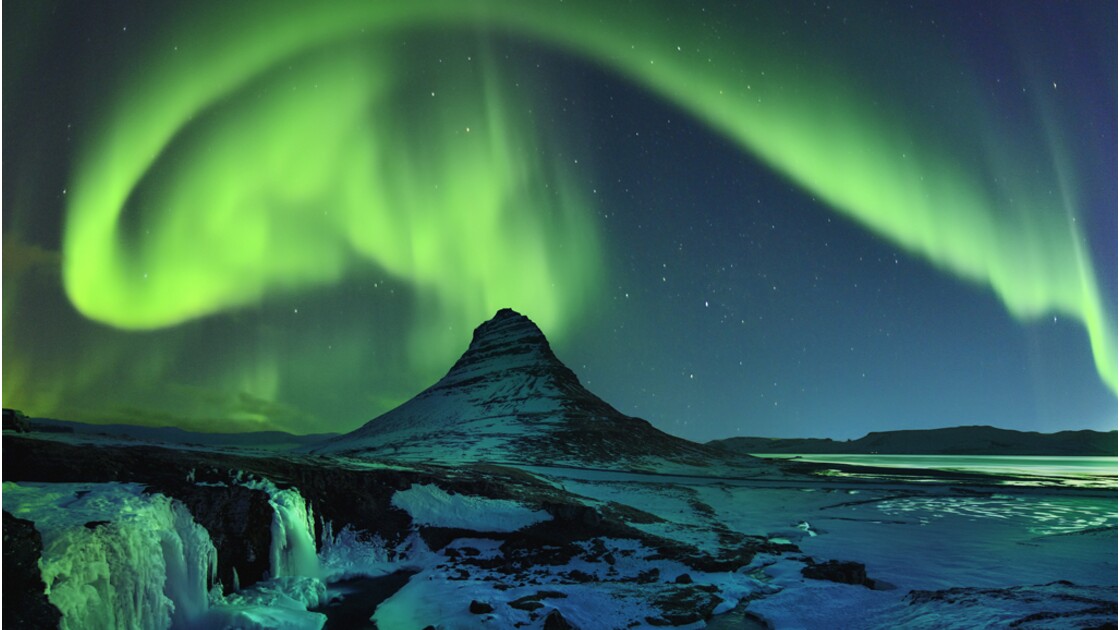 Aurores boréales : comment le Soleil illumine les nuits polaires - Geo.fr
