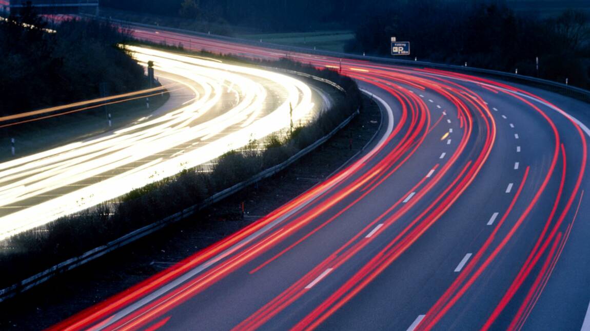 Autoroutes : faut-il baisser la vitesse ?