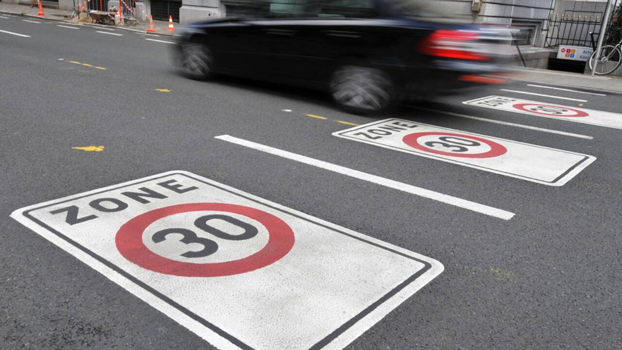 Faut-il limiter la circulation en ville à 30 km/h ?