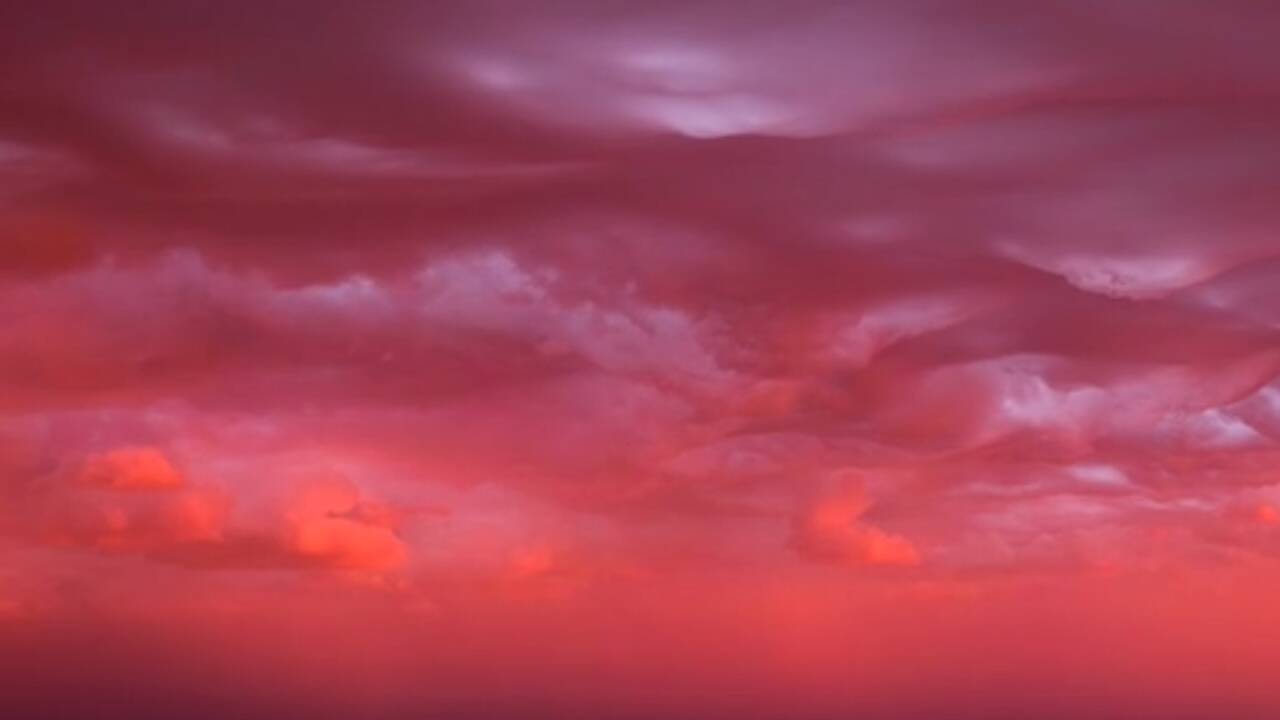 VIDÉO - La beauté inquiétante d'une "mer de nuages"