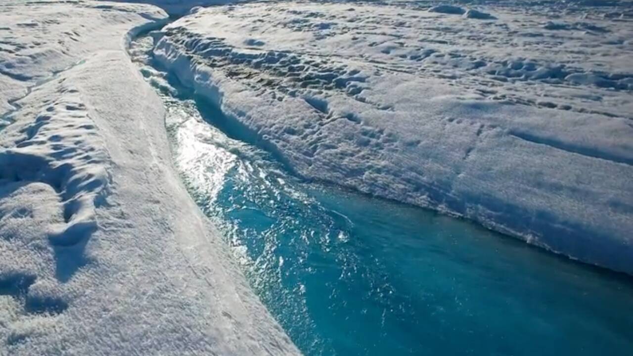 Au plus près de la fonte des glaces au Groenland