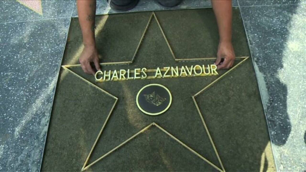 Aznavour reçoit une étoile sur le "Walk of Fame" d'Hollywood