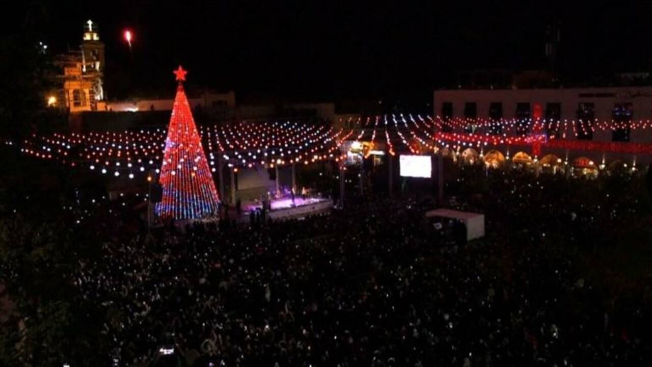 Cisjordanie: Bethléem illumine son sapin de Noël