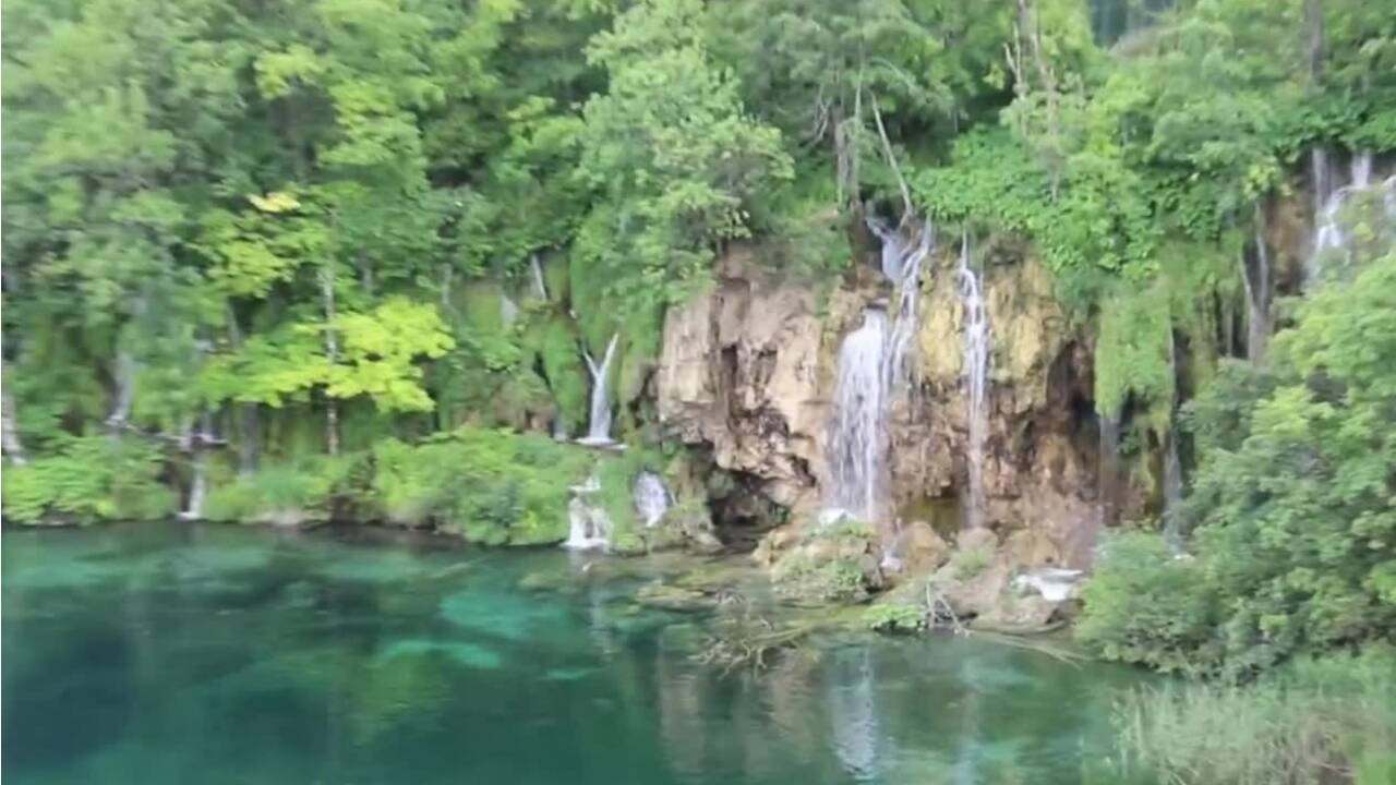 VIDÉO - Explorez l'incroyable royaume lacustre de Plitvice, en Croatie