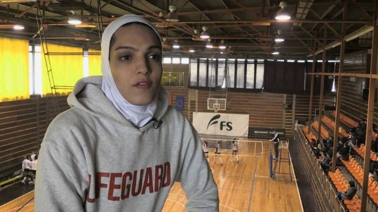 Deux volleyeuses iraniennes en Europe, une grande première