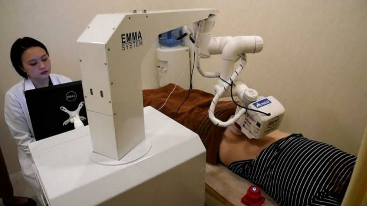 Emma, la robot-masseuse, fait ses débuts à Singapour