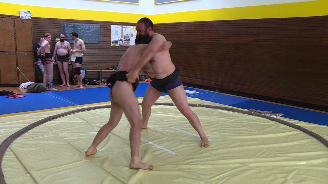 VIDÉO – En France, pour faire du sumo, pas besoin de peser 150 kg !