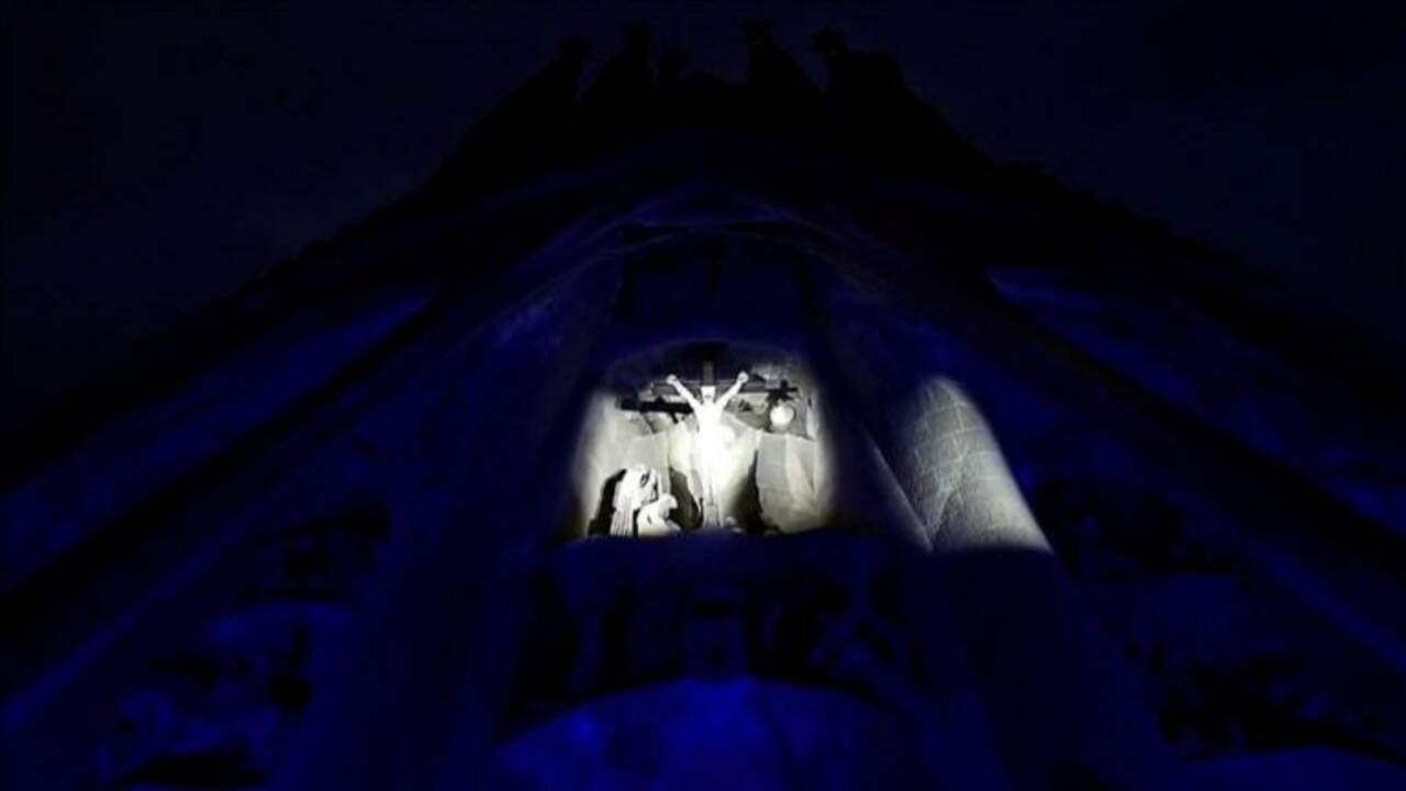 Espagne: la Sagrada Família illuminée pour la semaine sainte